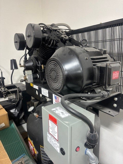 2019 Compressed Air Systems 7.5HP Vertical Compressor