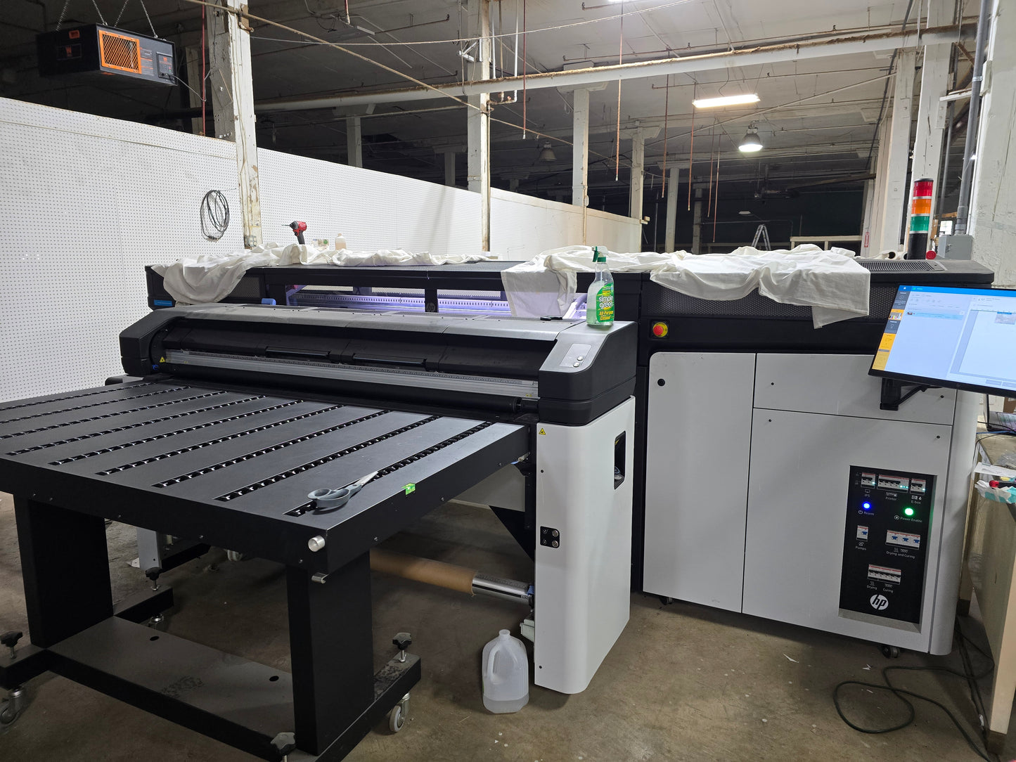 2023 HP Latex R1000 Plus 64" Wide-Format Printer