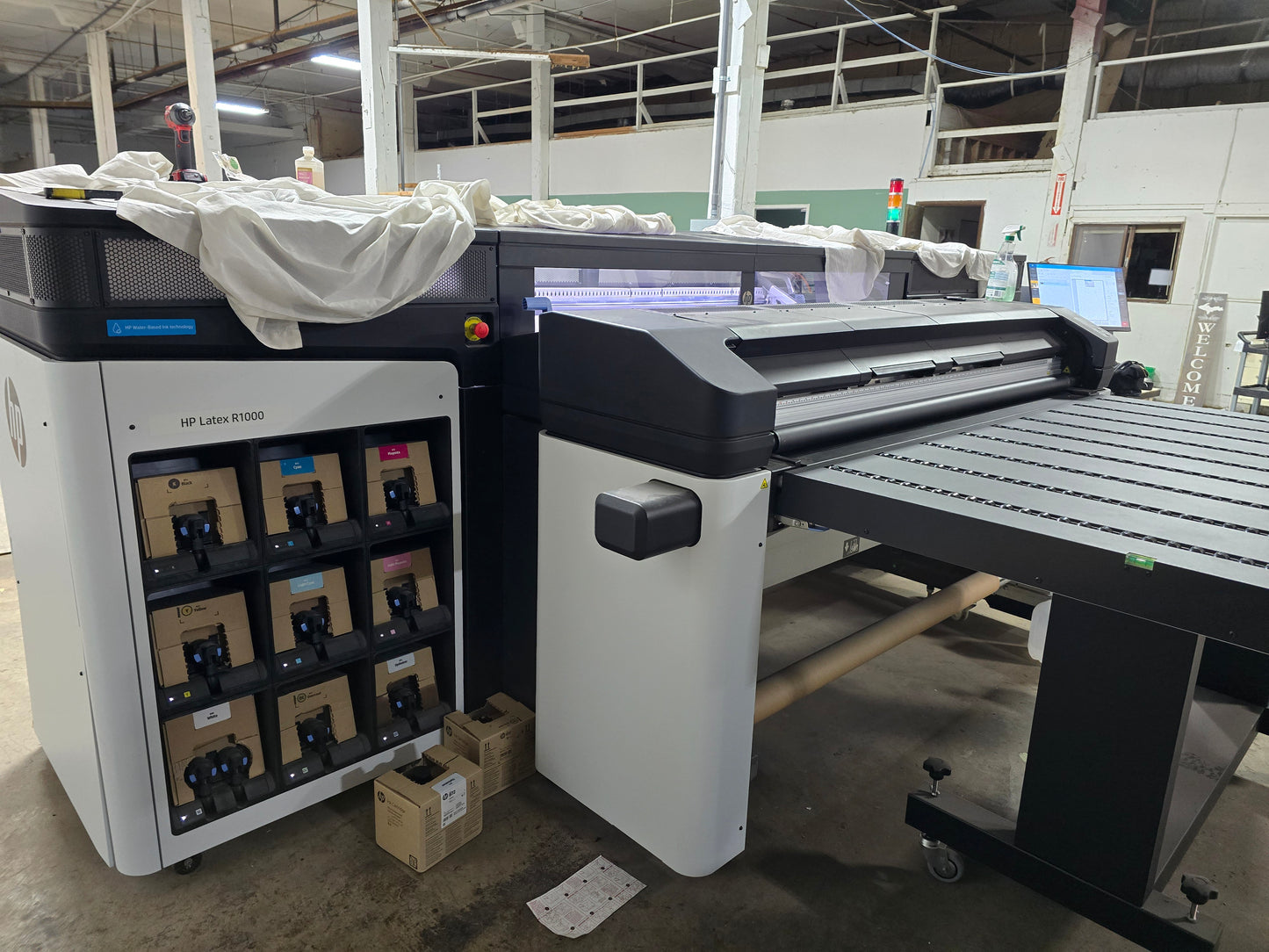 2023 HP Latex R1000 Plus 64" Wide-Format Printer