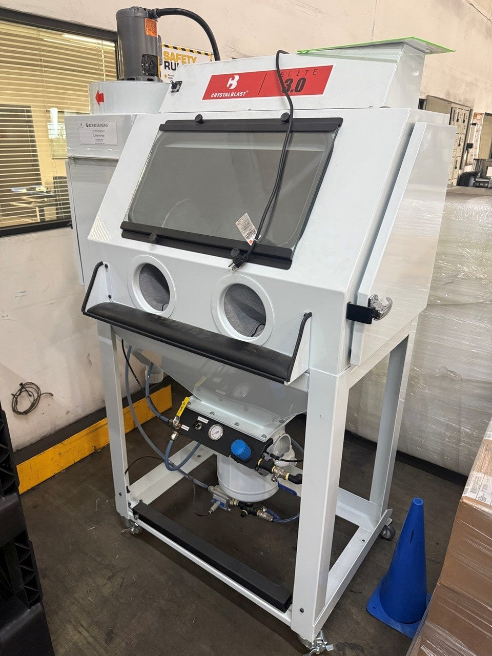 CrystalBlast® Elite 3.0 Professional Sandcarving Cabinet