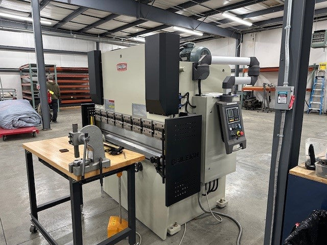2021 Programmable Hydraulic Press Brake w/ Light Curtains